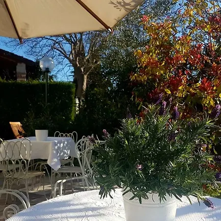 Le Jardin Bed & Breakfast *